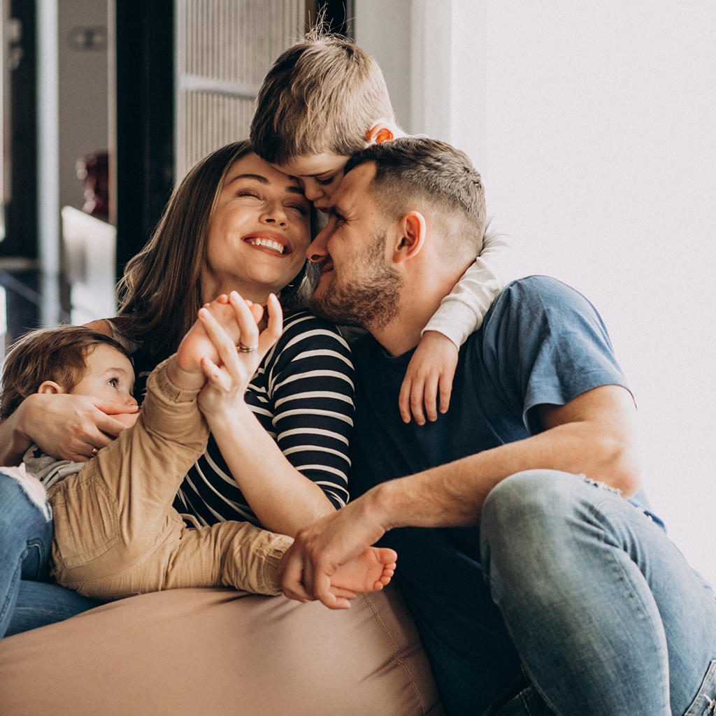 Familia protegida por la póliza de salud de Unión Madrileña de Seguros